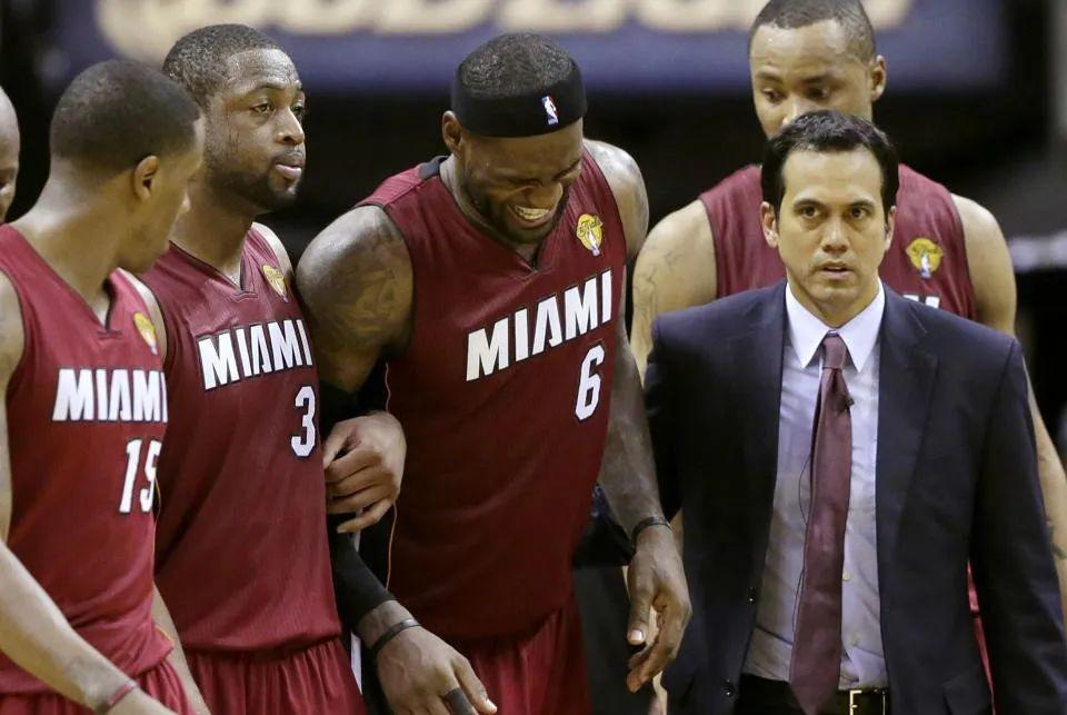 利兹联VS狼队预测英超比赛前瞻：西汉姆联vs狼队预测分析(2026年04月11日)